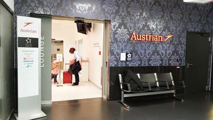 Lounge.entrance | Inflight Feed