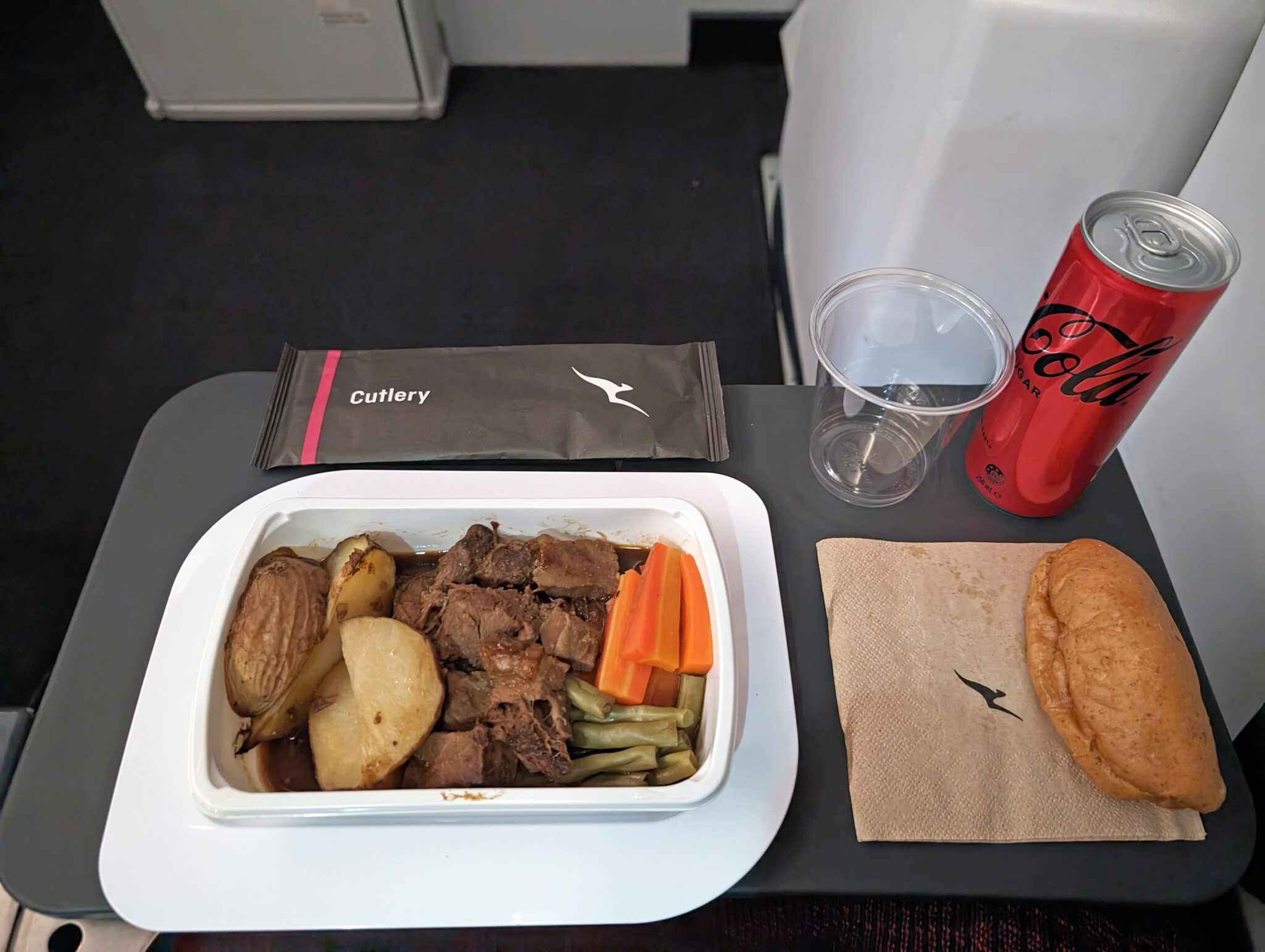 qantas-international-food-review-economy-meals-2025